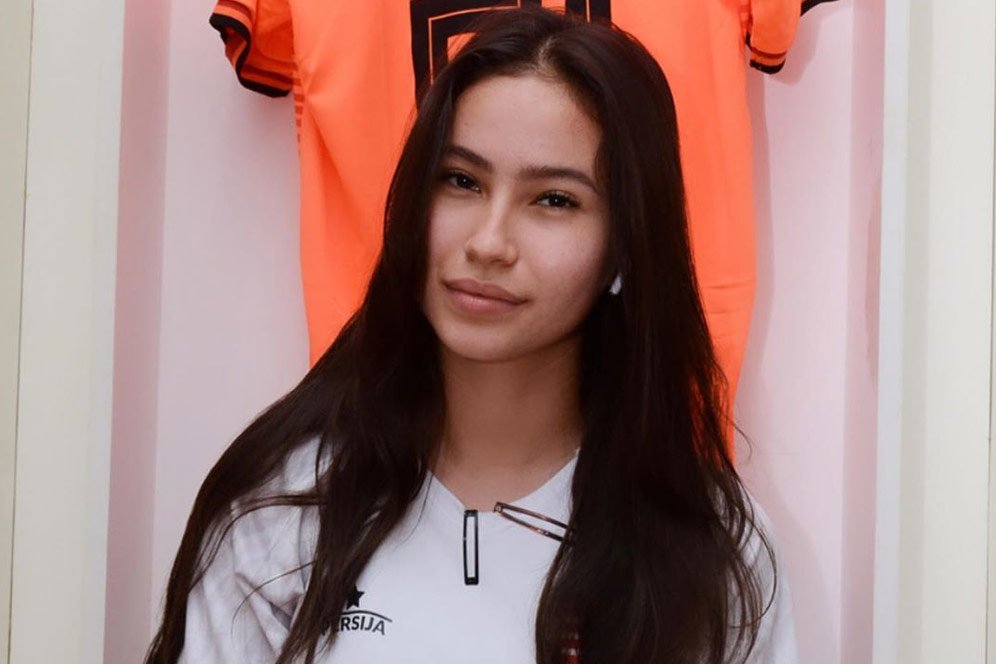 Si Cantik Sabreena Dressler, Idola Baru Pecinta Bola Tanah Air