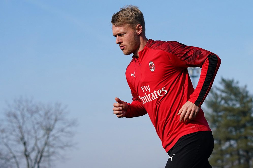 AC Milan Sepakat Permanenkan Status Simon Kjaer? AC Milan Sepakat Permanenkan Status Simon Kjaer?