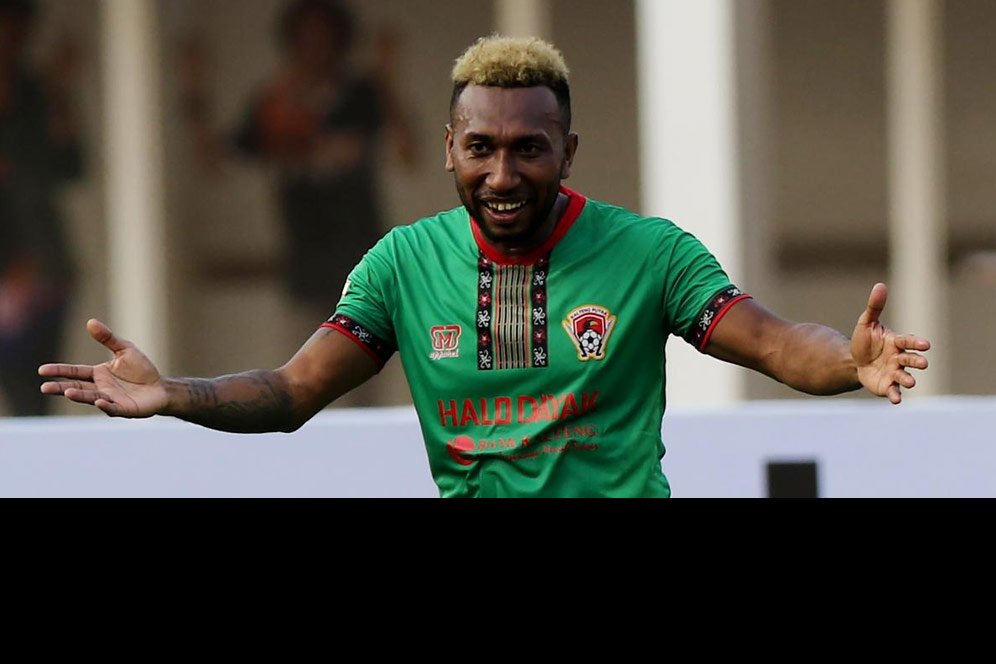 Aji Santoso Anggap Patrich Wanggai Sosok Paling Tepat Mengisi Lini Serang Persebaya Aji Santoso Anggap Patrich Wanggai Sosok Paling Tepat Mengisi Lini Serang Persebaya