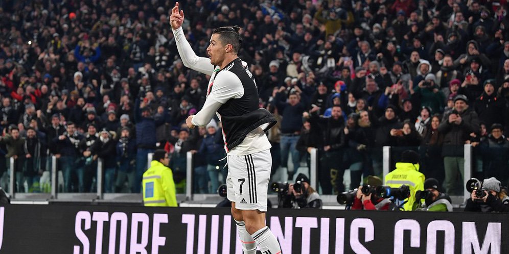 Selebrasi penyerang Juventus, Cristiano Ronaldo, usai menjebol gawang AS Roma pada ajang Coppa Italia. (c) twitter.com/juventusfcen