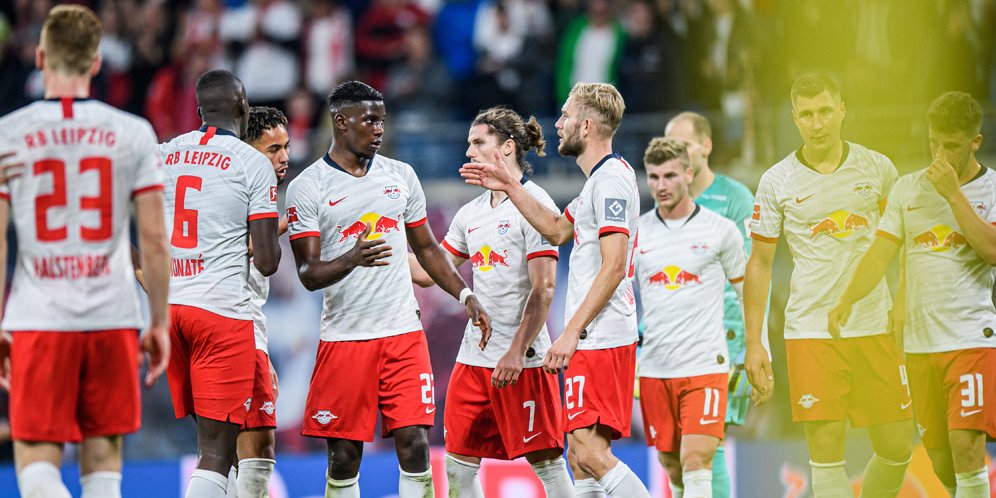 Pemain RB Leipzig usai laga melawan Bayern Munchen, 14 September 2019 lalu. (c) DFL