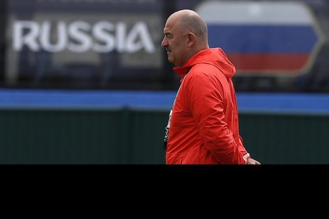 Pelatih: Stanislav Cherchesov