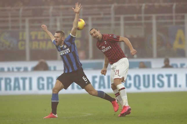 Bek tengah - Stefan de Vrij Bek tengah - Stefan de Vrij