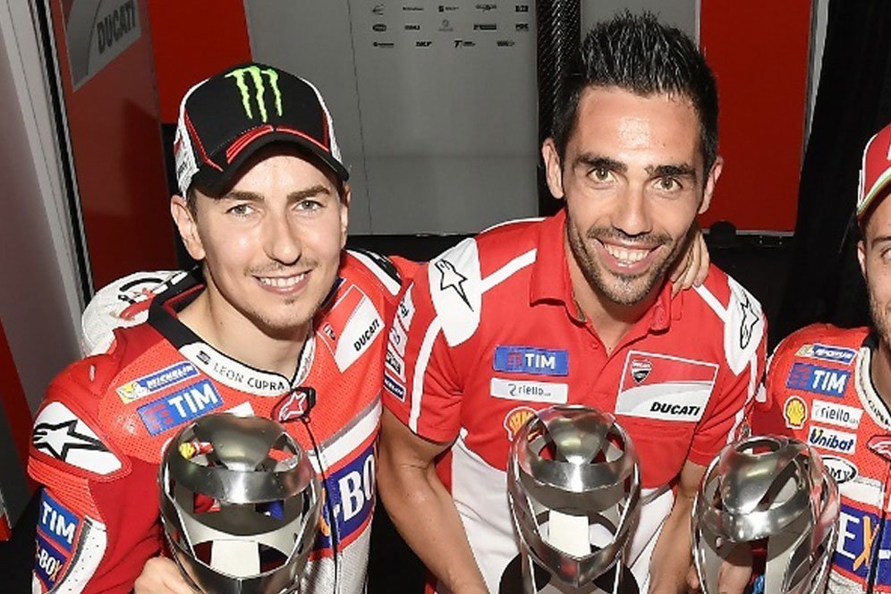 Yamaha Incar Pirro Sebelum Gaet Lorenzo Jadi Test Rider Yamaha Incar Pirro Sebelum Gaet Lorenzo Jadi Test Rider