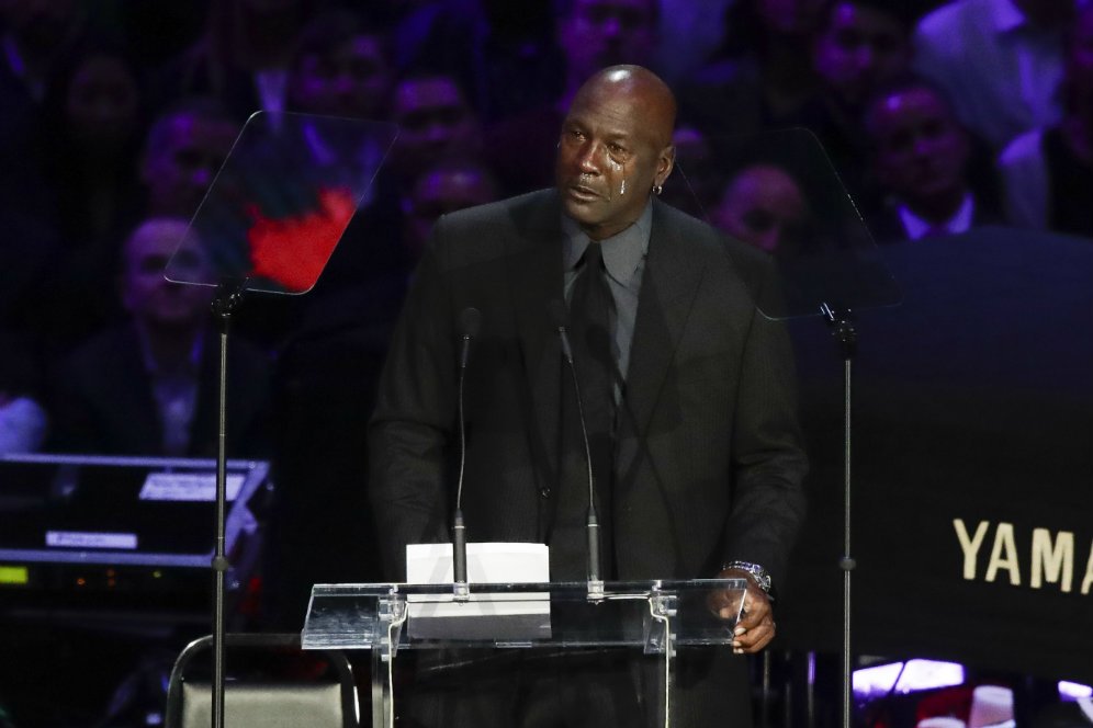 Tangis dan Tawa Iringi Tribute Michael Jordan untuk Kobe Bryant Tangis dan Tawa Iringi Tribute Michael Jordan untuk Kobe Bryant
