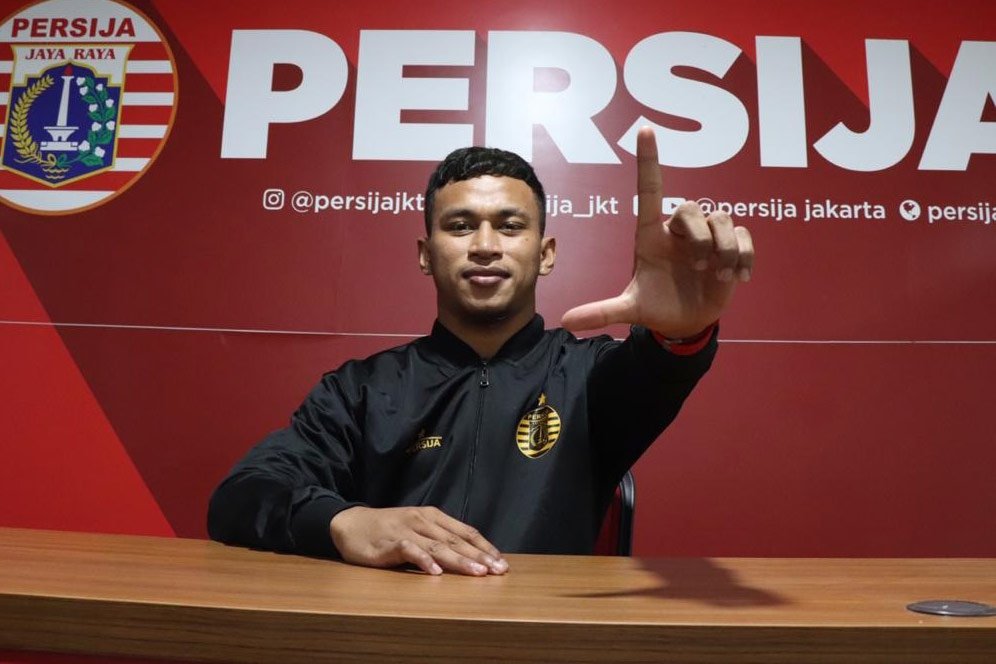 Persija Kontrak Osvaldo Haay Hanya Semusim
