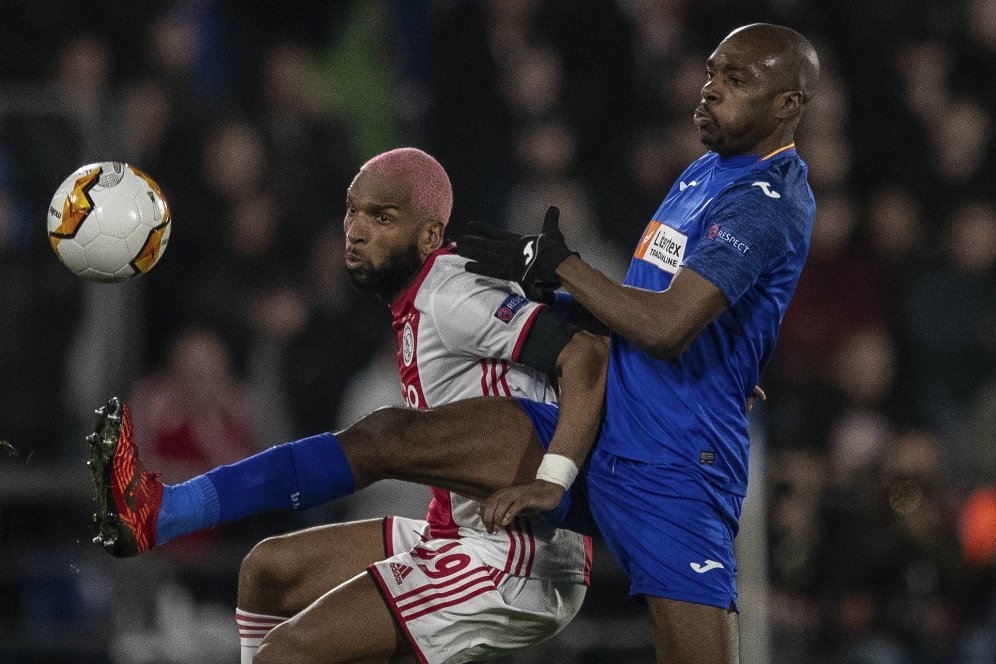 Kesal Lihat Lawannya Diving, Babel Ejek Lawannya Dengan Aksi Teatrikal Kocak Kesal Lihat Lawannya Diving, Babel Ejek Lawannya Dengan Aksi Teatrikal Kocak