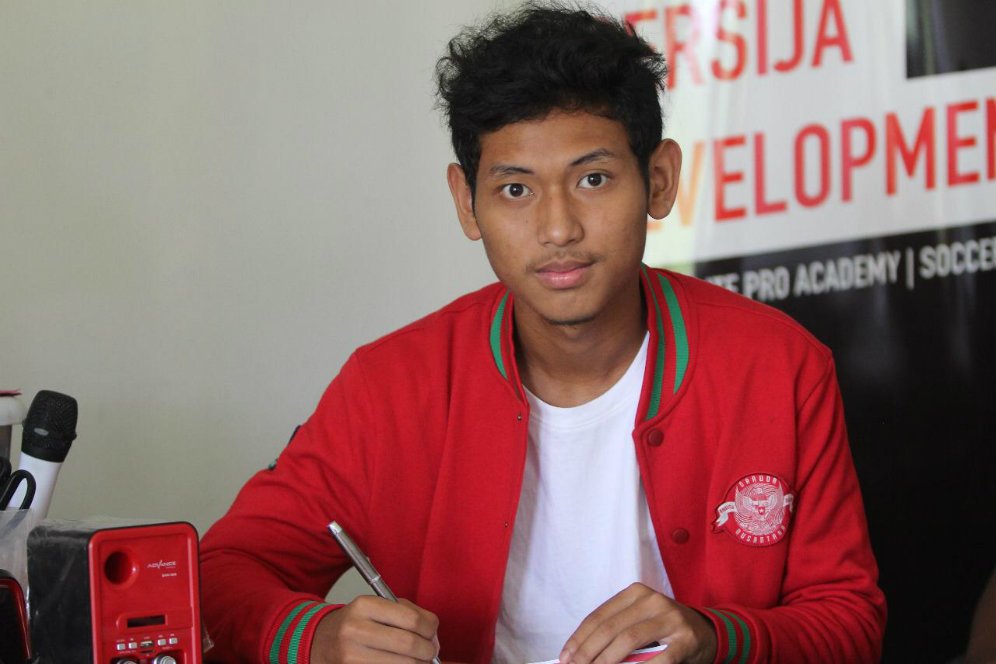 Persija Kontrak Jangka Panjang Bek Timnas Indonesia U-19 Persija Kontrak Jangka Panjang Bek Timnas Indonesia U-19