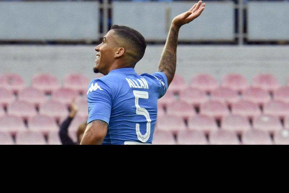 Gelandang Napoli Ngambek Setelah Gagal Gabung PSG Gelandang Napoli Ngambek Setelah Gagal Gabung PSG