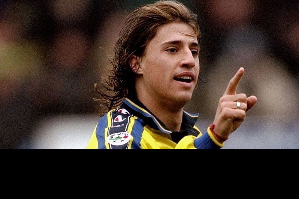 Juventus 2-4 Parma, Tripletta Hernan Crespo dan Keperkasaan I Gialloblu Juventus 2-4 Parma, Tripletta Hernan Crespo dan Keperkasaan I Gialloblu