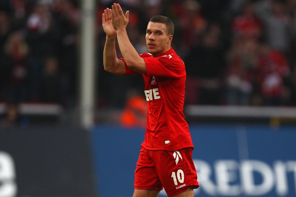 Wow, Lukas Podolski Banting Setir Jadi Pemain Hoki Es! Wow, Lukas Podolski Banting Setir Jadi Pemain Hoki Es!