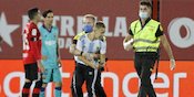 Pitch Invader di Laga Mallorca vs Barcelona Bakal Ditindak Tegas Pitch Invader di Laga Mallorca vs Barcelona Bakal Ditindak Tegas
