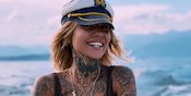 Model Bertubuh Seksi Penuh Tato Ini Pacar Baru Theo Hernandez?