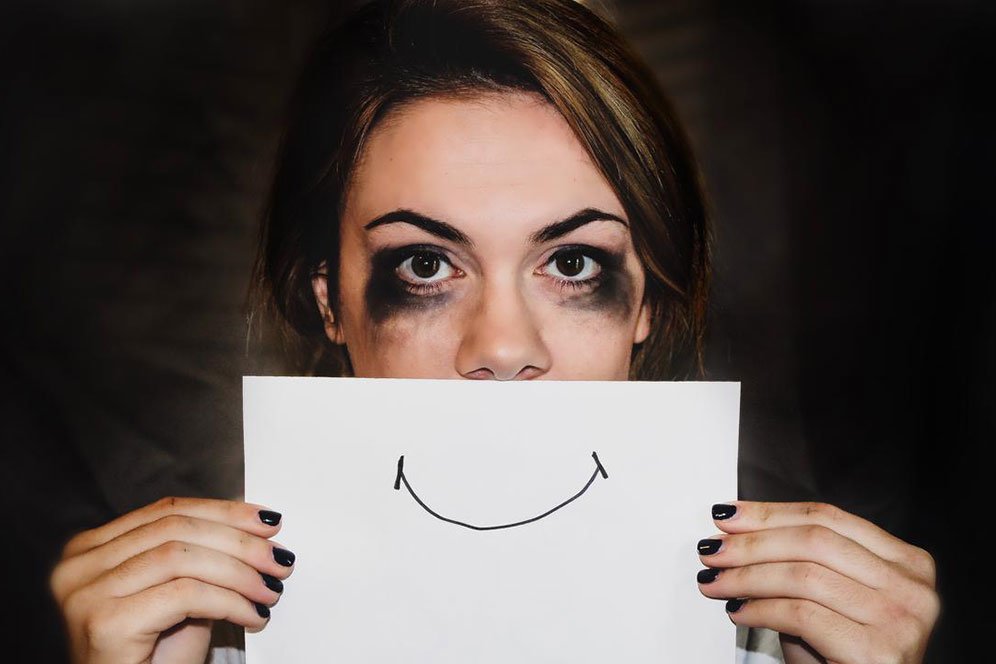 Mengenal Gejala Bipolar dan Cara Mengobatinya Mengenal Gejala Bipolar dan Cara Mengobatinya
