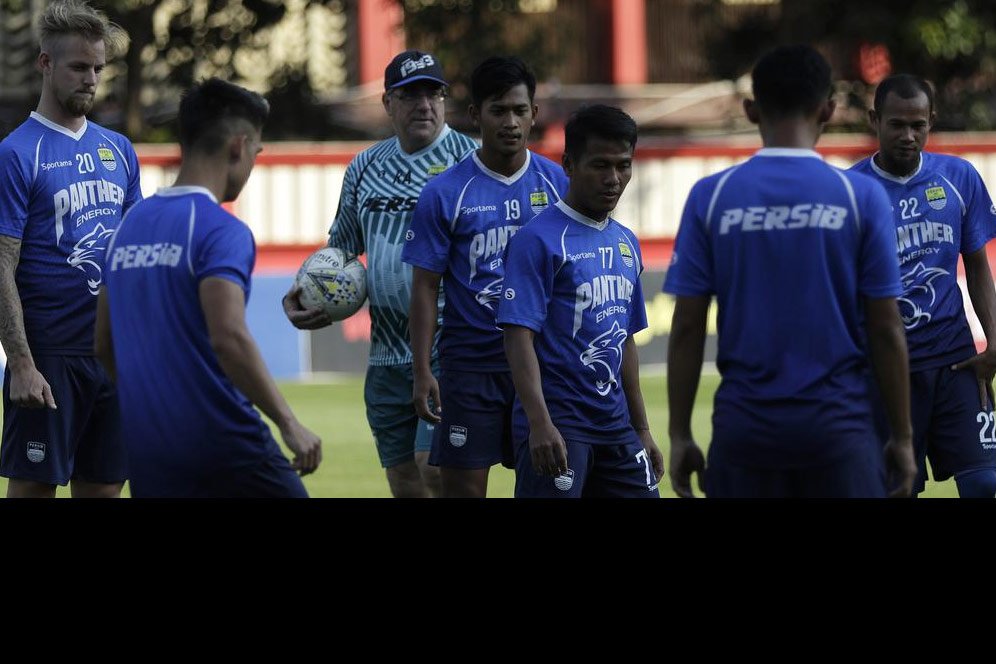 Piala Menpora: Lawan Persiraja, Persib akan Turunkan Kiper Ketiga Piala Menpora: Lawan Persiraja, Persib akan Turunkan Kiper Ketiga