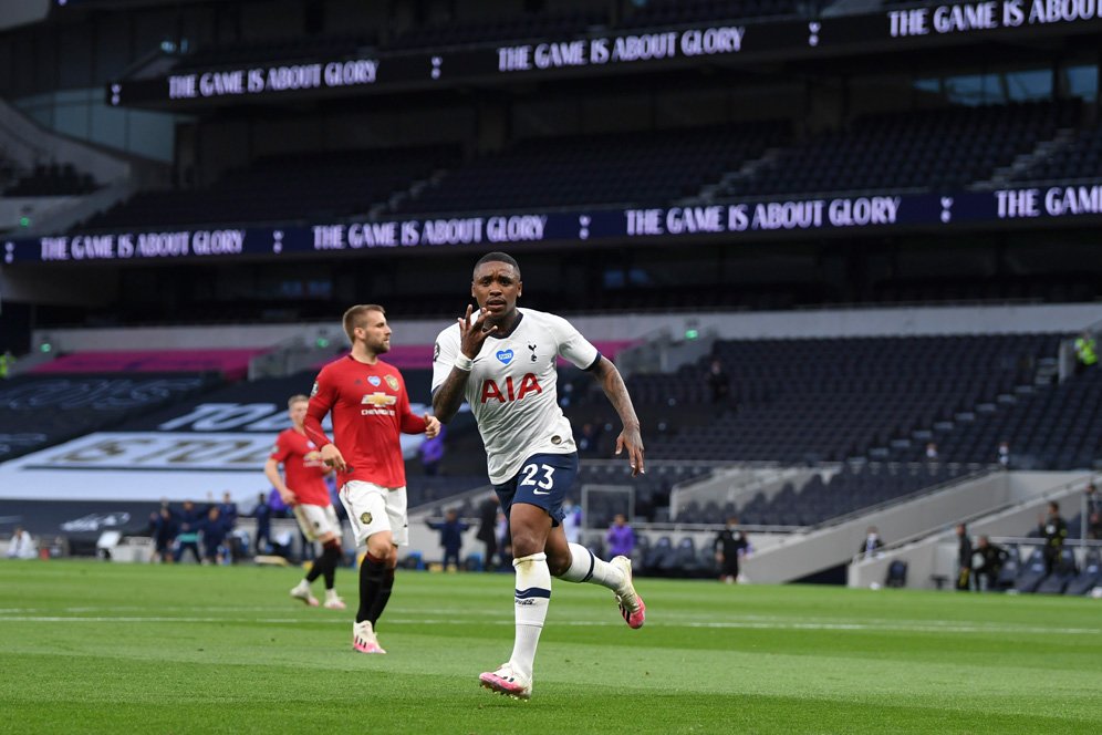 Kocak! Winger Tottenham Steven Bergwijn 'Numpang Lewat' di Jembatan Kedungkandang Malang Kocak! Winger Tottenham Steven Bergwijn 'Numpang Lewat' di Jembatan Kedungkandang Malang