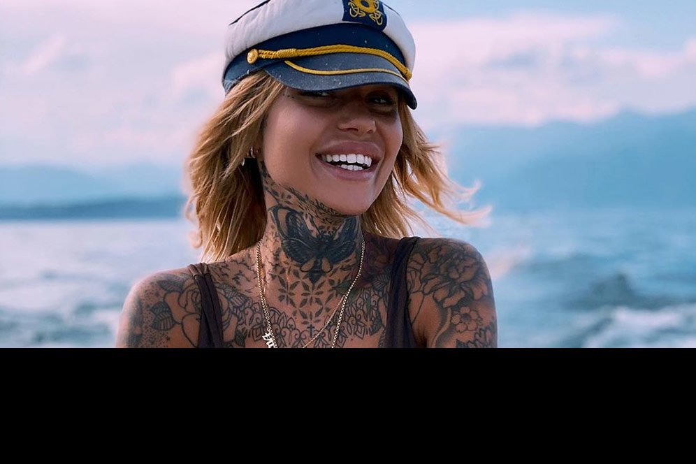 Model Bertubuh Seksi Penuh Tato Ini Pacar Baru Theo Hernandez? Model Bertubuh Seksi Penuh Tato Ini Pacar Baru Theo Hernandez?
