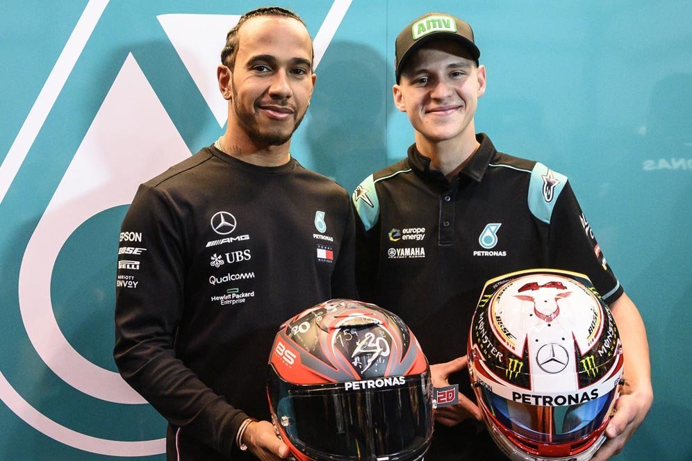 Kompak Menang Bareng, Lewis Hamilton-Fabio Quartararo Tukar Ucapan Selamat Kompak Menang Bareng, Lewis Hamilton-Fabio Quartararo Tukar Ucapan Selamat
