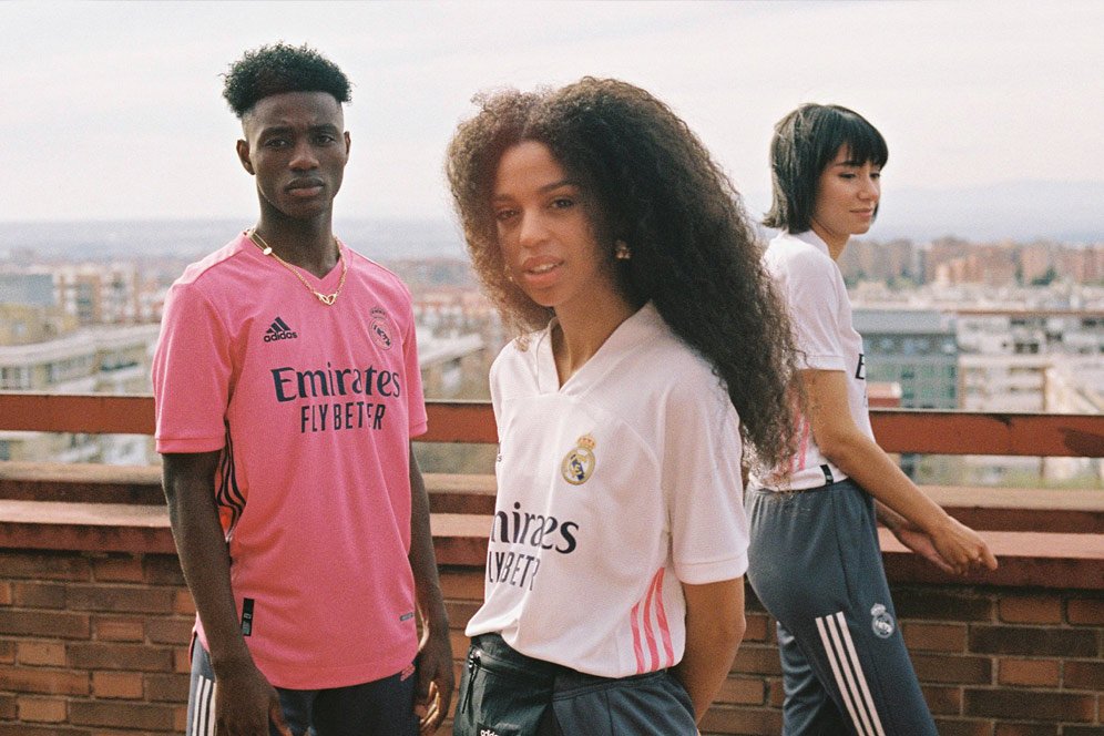Bernuansa Pink, Real Madrid Rilis Jersey Kandang dan Tandang Musim 2020/21 Bernuansa Pink, Real Madrid Rilis Jersey Kandang dan Tandang Musim 2020/21