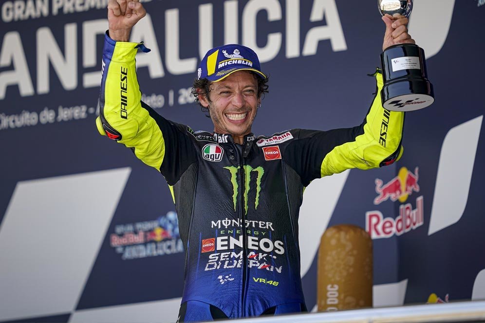 Valentino Rossi Keluhkan 'Masalah Politik' Yamaha Meski Podium di MotoGP Andalusia Valentino Rossi Keluhkan 'Masalah Politik' Yamaha Meski Podium di MotoGP Andalusia