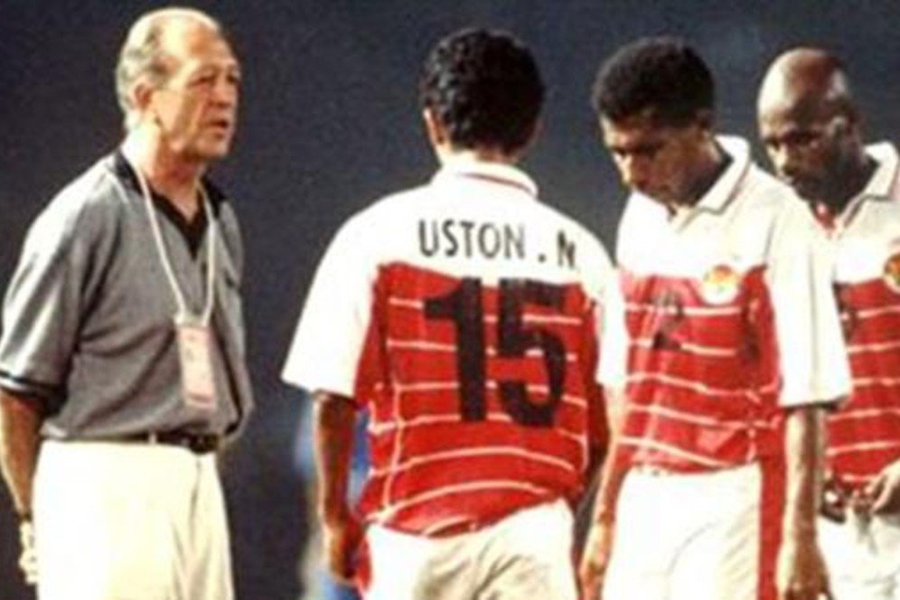 Henk Wullems, Pelatih Asing yang Pernah Juara Liga Indonesia dengan 2 Klub Berbeda Henk Wullems, Pelatih Asing yang Pernah Juara Liga Indonesia dengan 2 Klub Berbeda