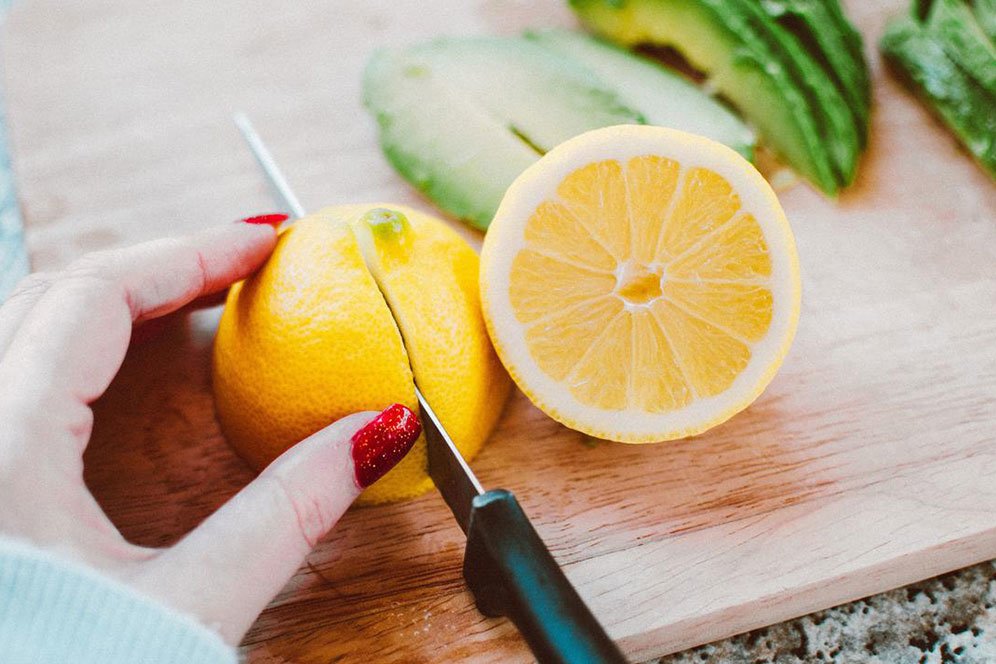 Pahami Ragam Manfaat Lemon bagi Kecantikan Kulit Pahami Ragam Manfaat Lemon bagi Kecantikan Kulit