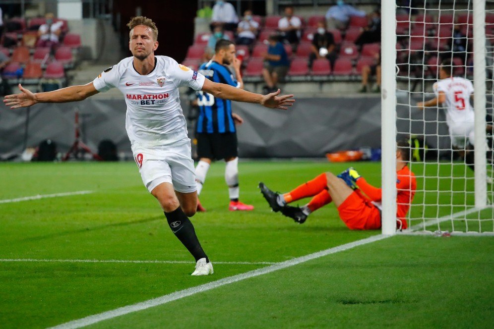 Saling Balas Gol, Babak Pertama Sevilla vs Inter Milan Sama Kuat 2-2 Saling Balas Gol, Babak Pertama Sevilla vs Inter Milan Sama Kuat 2-2