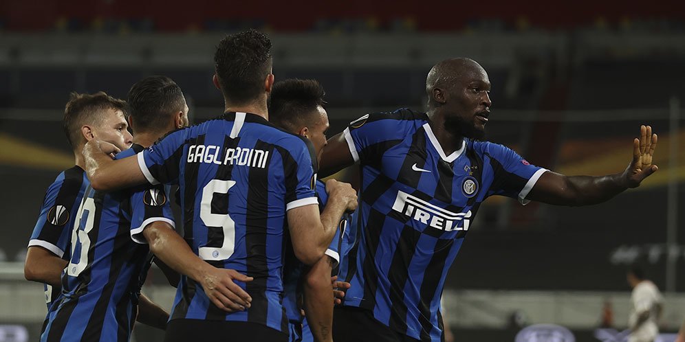 Pemain Inter Milan merayakan gol Romelu Lukaku ke gawang Shakhtar Donetsk di Liga Europa. (c) AP Photo