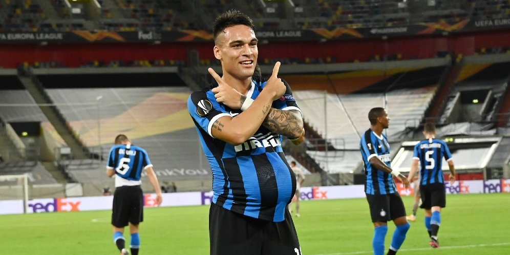Lautaro Martinez menjadi bintang kemenangan Inter Milan atas Shakhtar Donetsk, Selasa (18/8/2020) (c) Pool EPA via AP Photo
