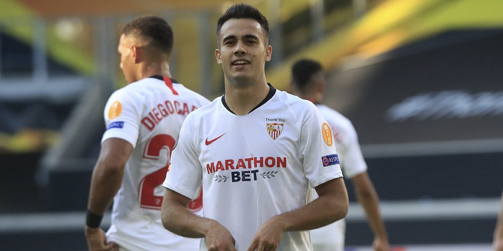 Bek kiri Real Madrid yang dipinjamkan ke Sevilla, Sergio Reguilon (c) AP Photo