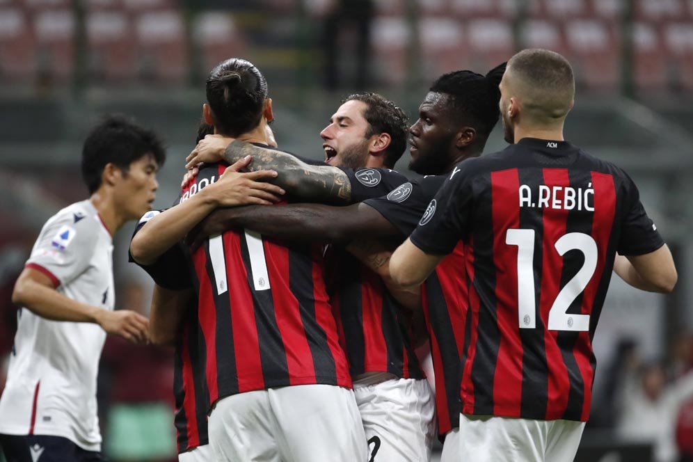 Calabria: Skuad AC Milan Saat Ini Tak Takut pada Tim Mana Pun di Dunia Calabria: Skuad AC Milan Saat Ini Tak Takut pada Tim Mana Pun di Dunia
