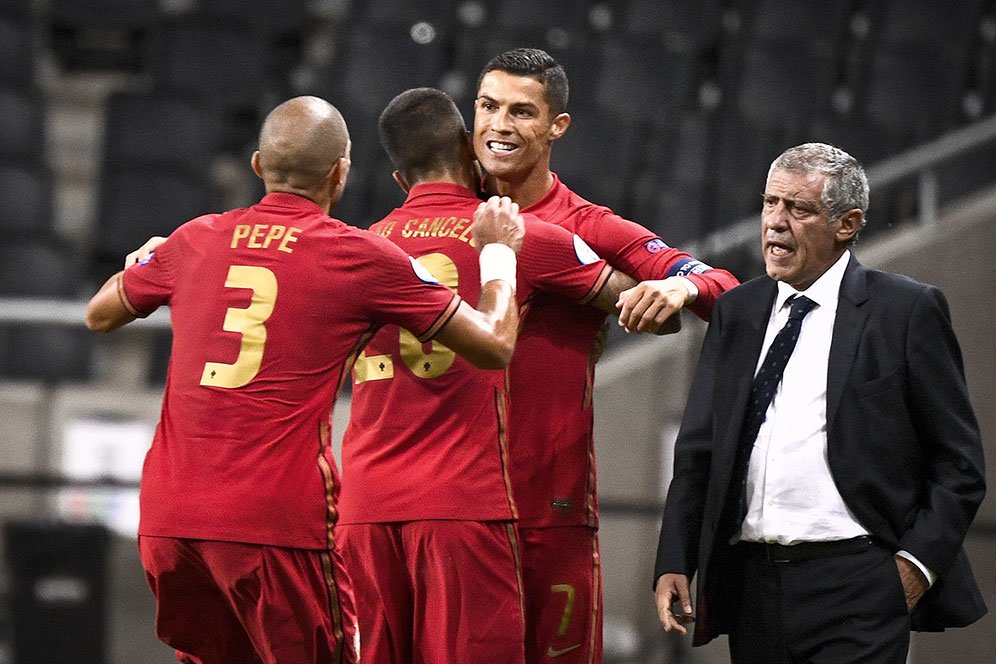 Cristiano Ronaldo Cetak Gol ke-100 di Timnas, Bruno Fernandes Ucapkan Selamat Cristiano Ronaldo Cetak Gol ke-100 di Timnas, Bruno Fernandes Ucapkan Selamat
