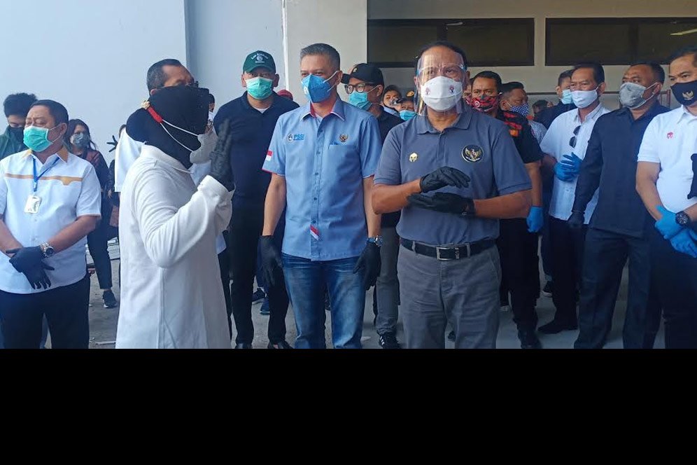 Sambangi Stadion GBT, Menpora Optimistis Renovasi Sesuai Target Sambangi Stadion GBT, Menpora Optimistis Renovasi Sesuai Target