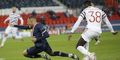 Dapat Pelecehan Rasis dari Oknum Fans MU, Axel Tuanzebe Beri Respons Lugas dan Tegas Dapat Pelecehan Rasis dari Oknum Fans MU, Axel Tuanzebe Beri Respons Lugas dan Tegas