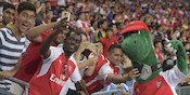 Mesut Ozil, Gunnersaurus, dan Betapa Egoisnya Pemilik Klub Arsenal Mesut Ozil, Gunnersaurus, dan Betapa Egoisnya Pemilik Klub Arsenal