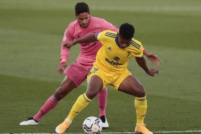 1. Dipermalukan Klub Promosi Cadiz 1. Dipermalukan Klub Promosi Cadiz