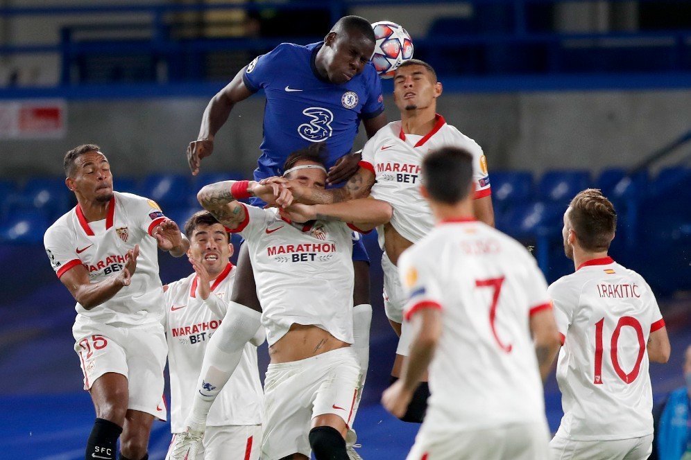 Beruntungnya Chelsea Punya Kurt Zouma si Jago Sundul Beruntungnya Chelsea Punya Kurt Zouma si Jago Sundul