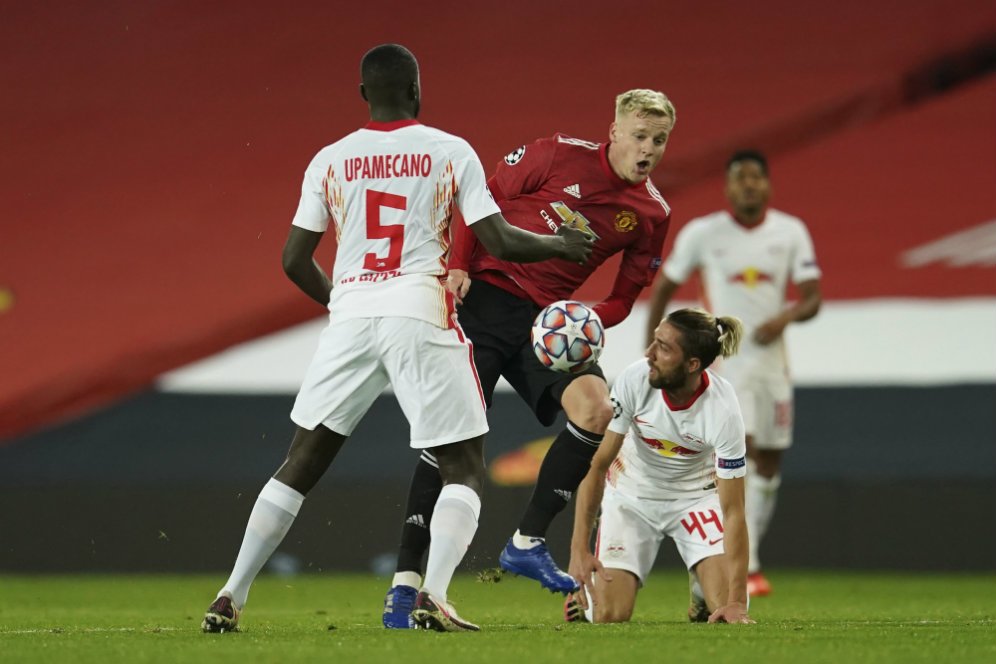 McTominay Puji Donny van de Beek: Selalu Tepat Waktu, Pemain yang Brilian!