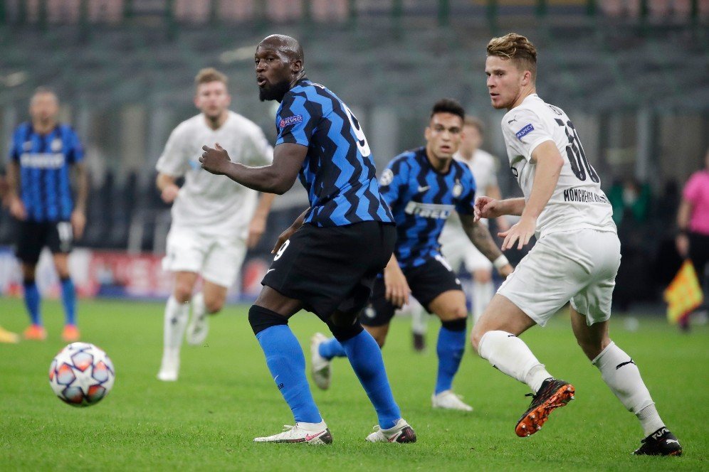 Hasil Pertandingan Inter Milan vs Borussia Monchengladbach: Skor 2-2 Hasil Pertandingan Inter Milan vs Borussia Monchengladbach: Skor 2-2