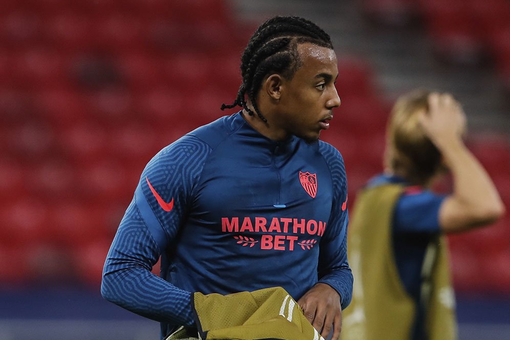Saingi Man City, Manchester United Juga Kepincut Jules Kounde