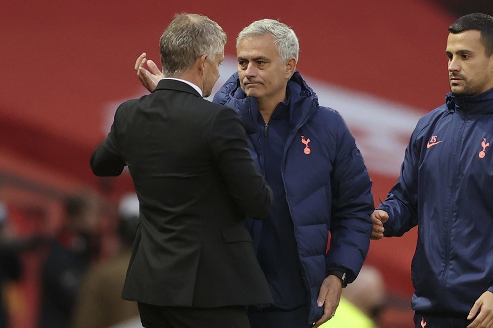 Pedasnya Nyinyiran Jose Mourinho untuk Ole Gunnar Solskjaer Pedasnya Nyinyiran Jose Mourinho untuk Ole Gunnar Solskjaer