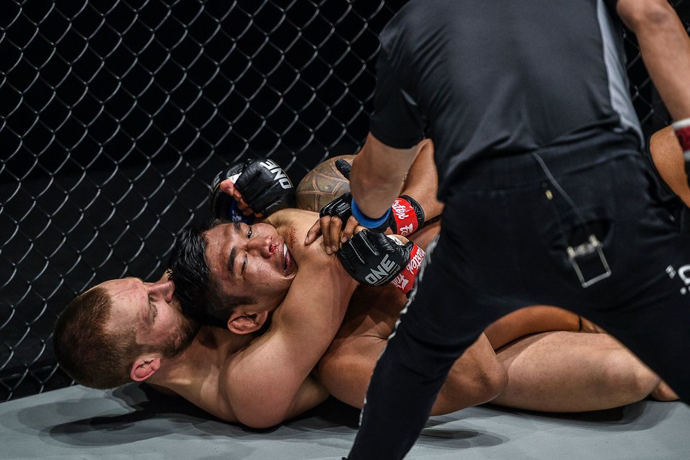 ONE Championship: Petarung Asal Belanda Rebut Gelar di Singapura ONE Championship: Petarung Asal Belanda Rebut Gelar di Singapura