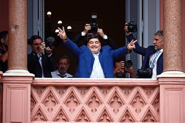 Kontroversi-kontroversi Maradona Kontroversi-kontroversi Maradona