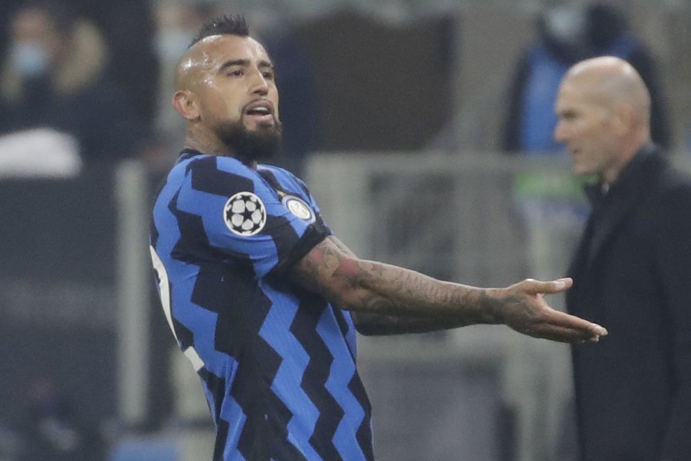 Kartu Merah, Arturo Vidal Kini Sejajar Zlatan Ibrahimovic dan Patrick Vieira Kartu Merah, Arturo Vidal Kini Sejajar Zlatan Ibrahimovic dan Patrick Vieira