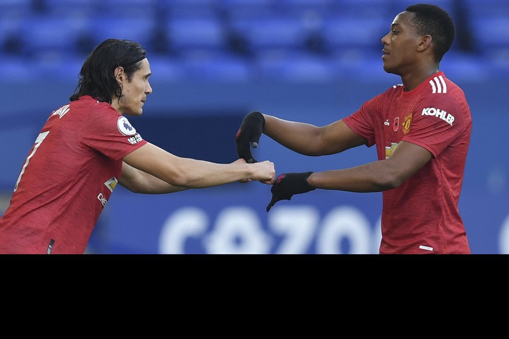 Edinson Cavani Siap Jadi Mentor untuk Para Penyerang Muda Manchester United