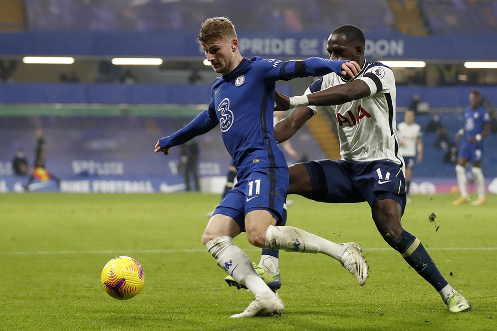 Chelsea Bermain Pas, Gagal Menang karena Waspadai Ancaman Spurs Chelsea Bermain Pas, Gagal Menang karena Waspadai Ancaman Spurs