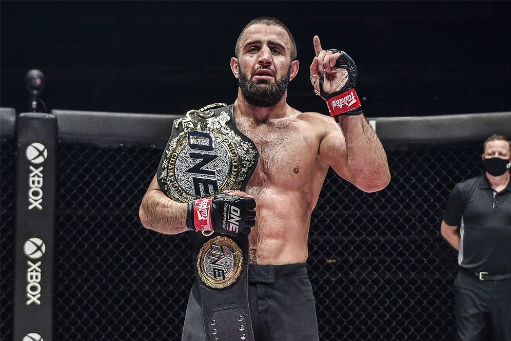 ONE Championship: Kiamrian Abbasov Pertahankan Gelar Juara Dunia di Singapura ONE Championship: Kiamrian Abbasov Pertahankan Gelar Juara Dunia di Singapura