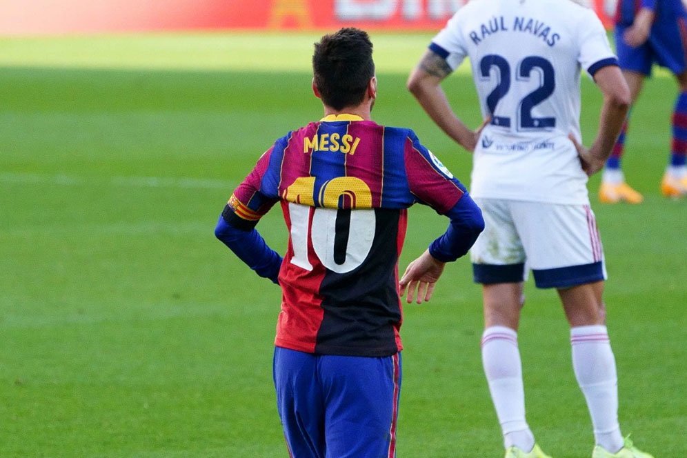Wow! Lionel Messi Hampir Bikin Gol 'Tangan Tuhan' ala Diego Maradona Lagi Wow! Lionel Messi Hampir Bikin Gol 'Tangan Tuhan' ala Diego Maradona Lagi