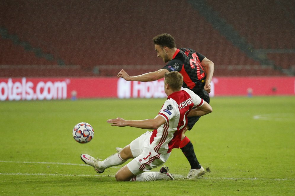 Diincar Liverpool dan Milan, Ajax Sudah Siap Lepas Schuurs Diincar Liverpool dan Milan, Ajax Sudah Siap Lepas Schuurs
