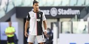 6 Foto Cristiano Ronaldo Pakai Outfit Sederhana, Tetap Elegan dan Karismatik